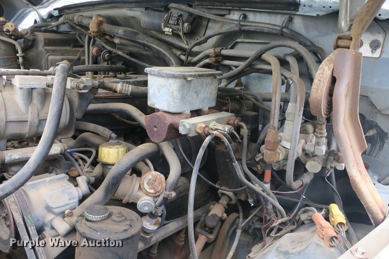 image for item EA9357 1988 Ford F600 dump truck