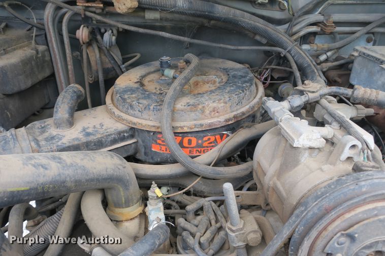 image for item EA9357 1988 Ford F600 dump truck