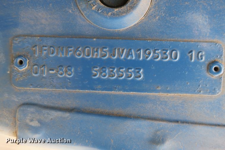 image for item EA9357 1988 Ford F600 dump truck