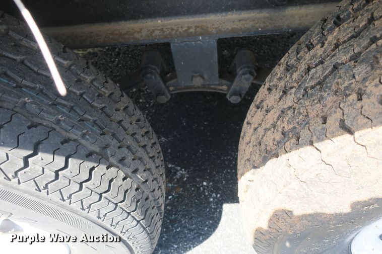 image for item EA9358 Starcraft camper