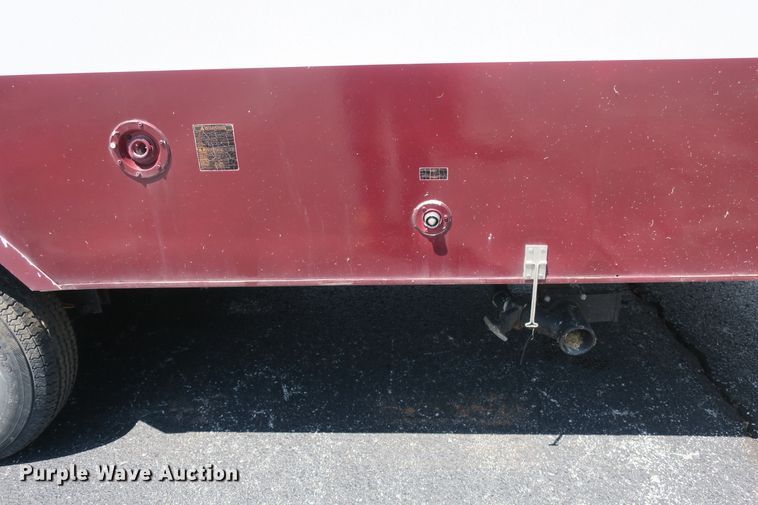 image for item EA9358 Starcraft camper