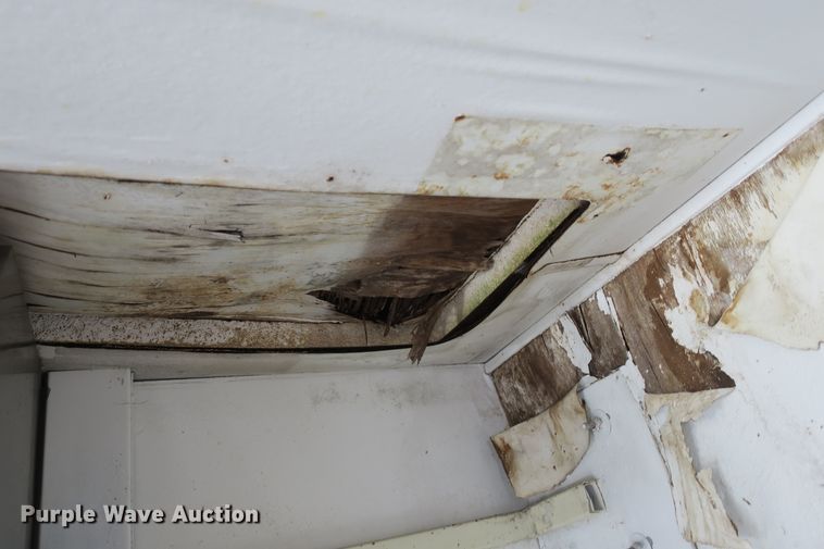 image for item EA9358 Starcraft camper