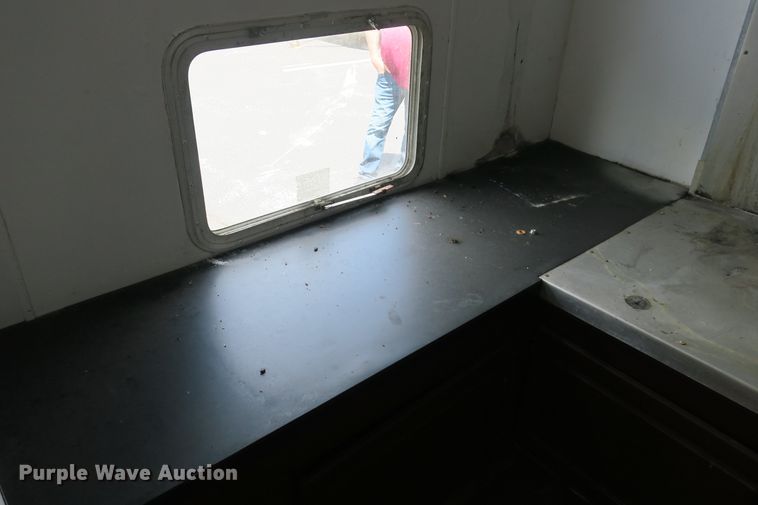 image for item EA9358 Starcraft camper