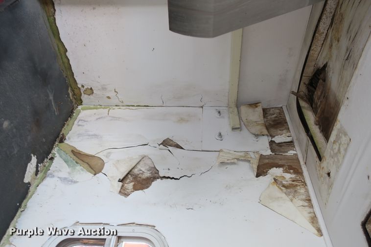 image for item EA9358 Starcraft camper