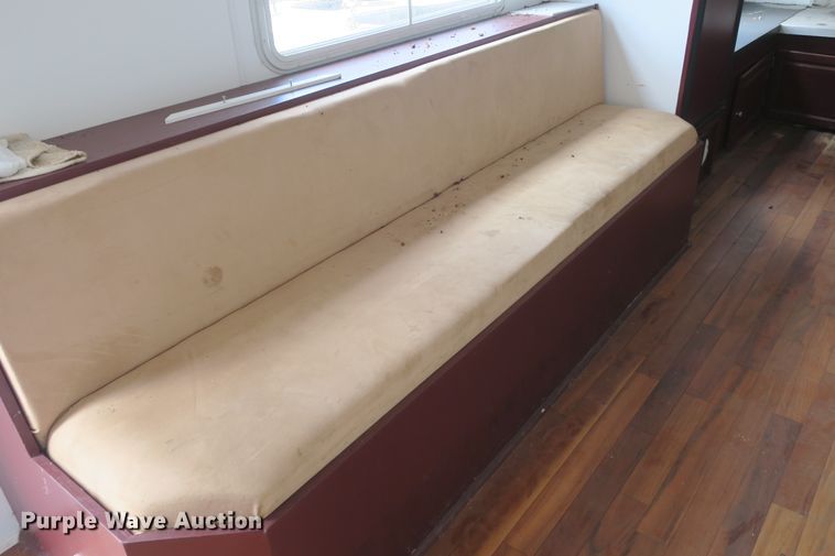 image for item EA9358 Starcraft camper