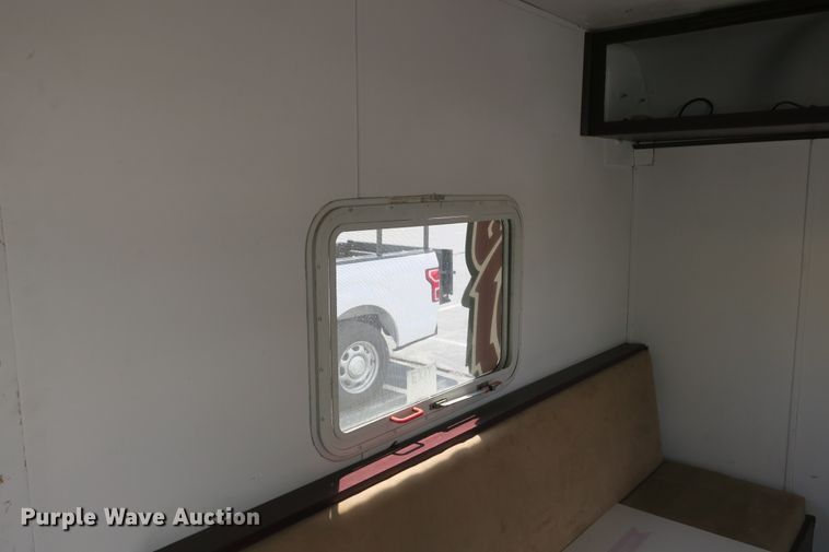 image for item EA9358 Starcraft camper