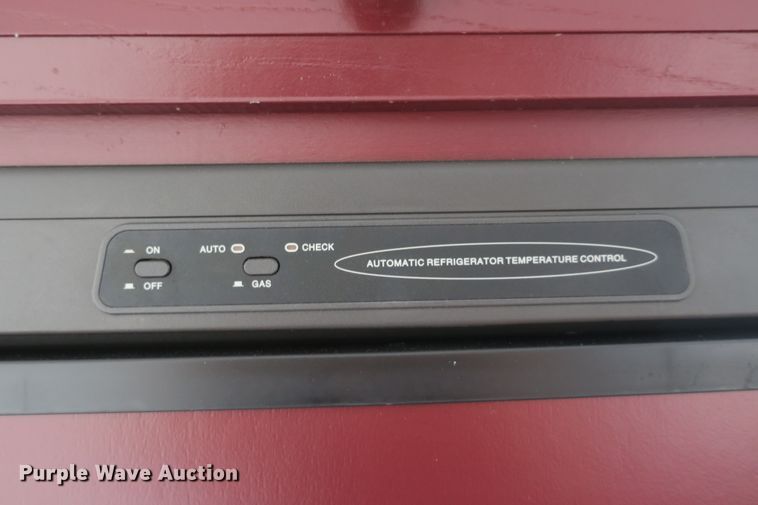 image for item EA9358 Starcraft camper