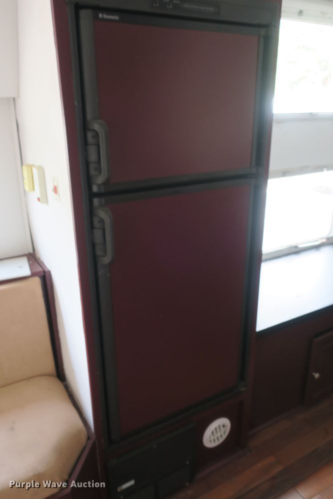 image for item EA9358 Starcraft camper