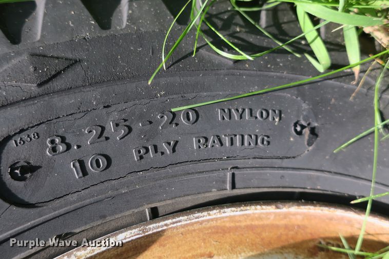 image for item EA9359 1973 Ford F600 flatbed