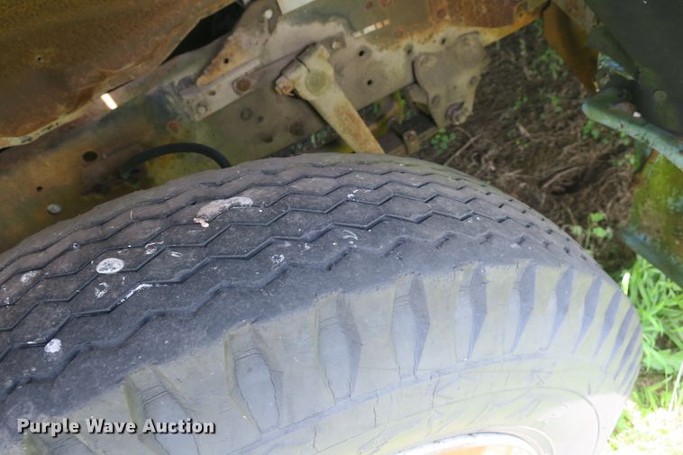 image for item EA9359 1973 Ford F600 flatbed