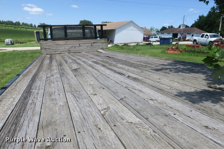 image for item EA9359 1973 Ford F600 flatbed