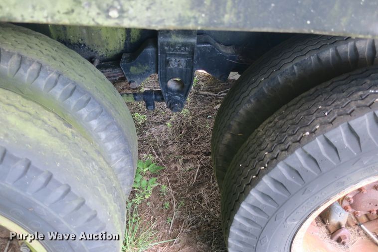 image for item EA9359 1973 Ford F600 flatbed