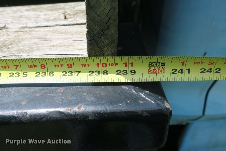 image for item EA9359 1973 Ford F600 flatbed