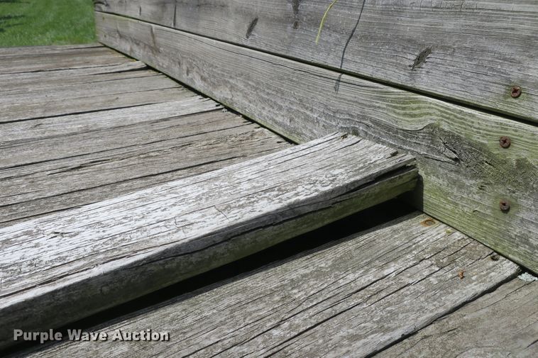 image for item EA9359 1973 Ford F600 flatbed