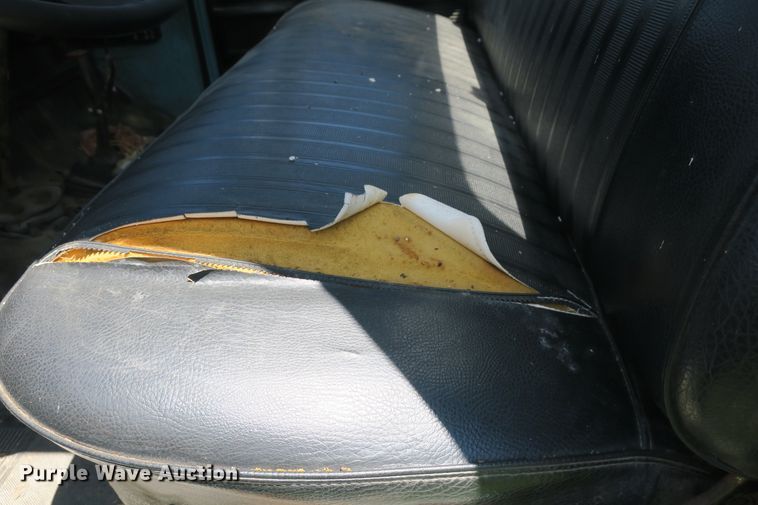 image for item EA9359 1973 Ford F600 flatbed