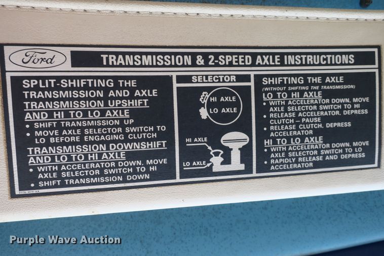 image for item EA9359 1973 Ford F600 flatbed