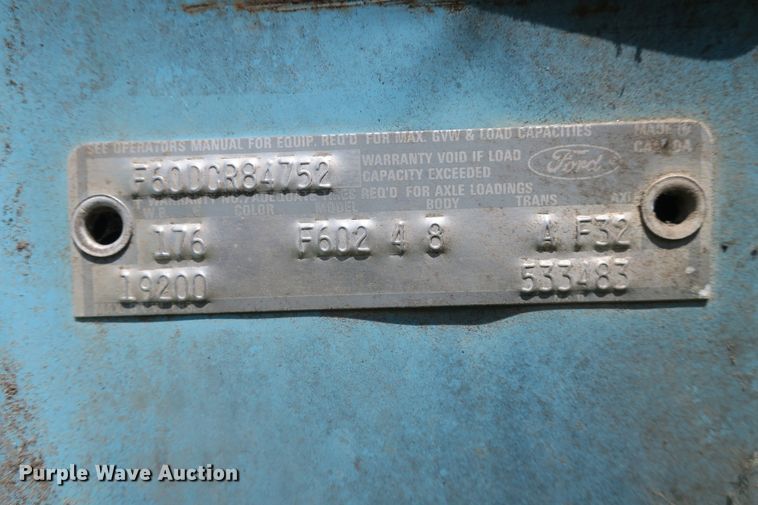 image for item EA9359 1973 Ford F600 flatbed