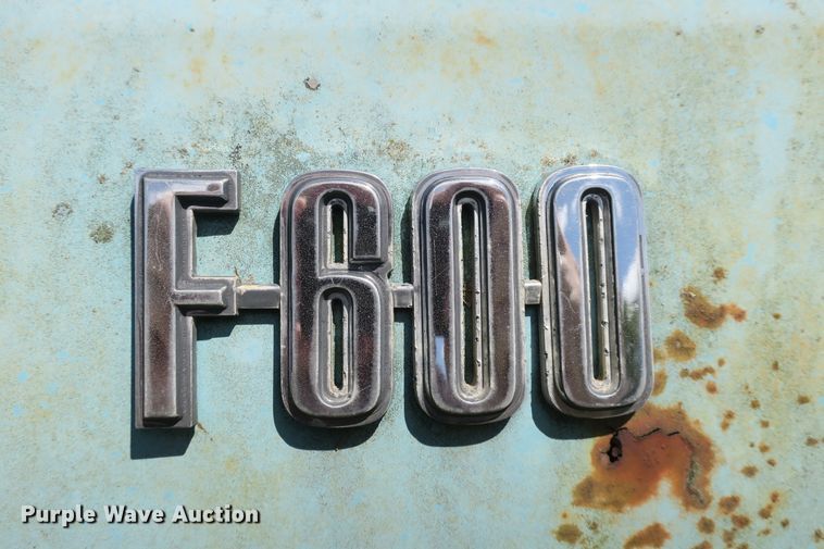 image for item EA9359 1973 Ford F600 flatbed