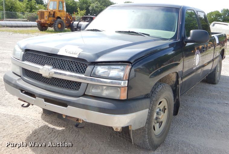 image for item ED9474 2003 Chevrolet Silverado 1500 Ext. Cab pickup truck