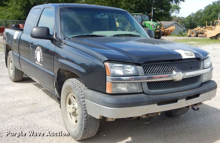 image for item ED9474 2003 Chevrolet Silverado 1500 Ext. Cab pickup truck