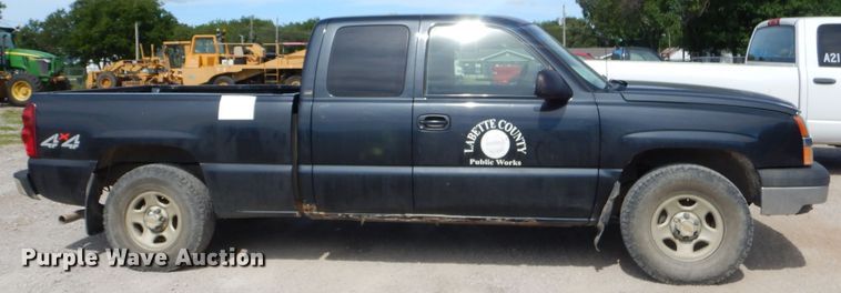 image for item ED9474 2003 Chevrolet Silverado 1500 Ext. Cab pickup truck