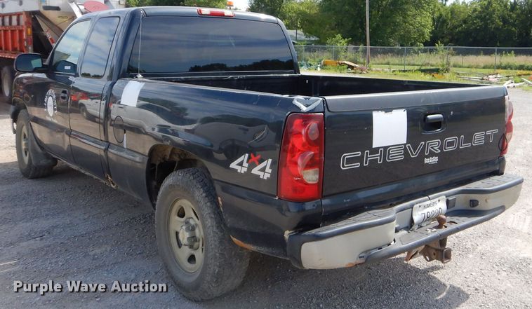 image for item ED9474 2003 Chevrolet Silverado 1500 Ext. Cab pickup truck