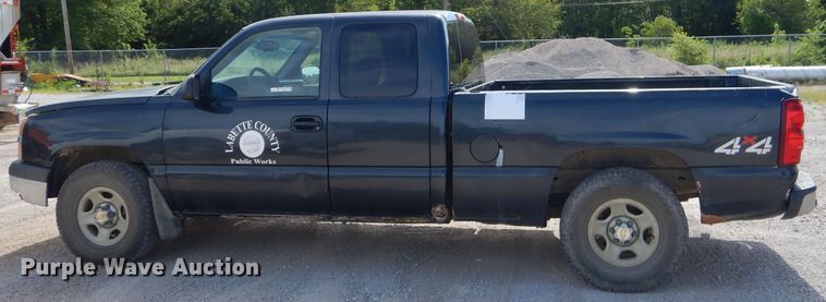 image for item ED9474 2003 Chevrolet Silverado 1500 Ext. Cab pickup truck