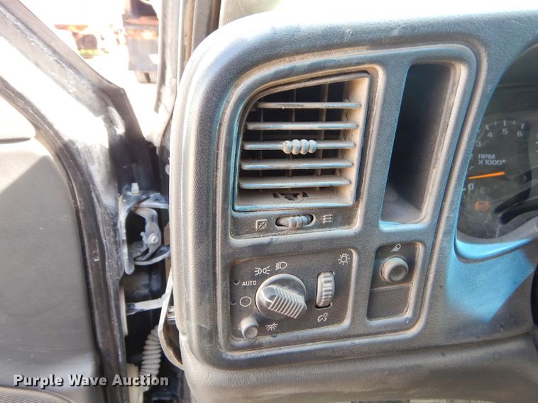 image for item ED9474 2003 Chevrolet Silverado 1500 Ext. Cab pickup truck