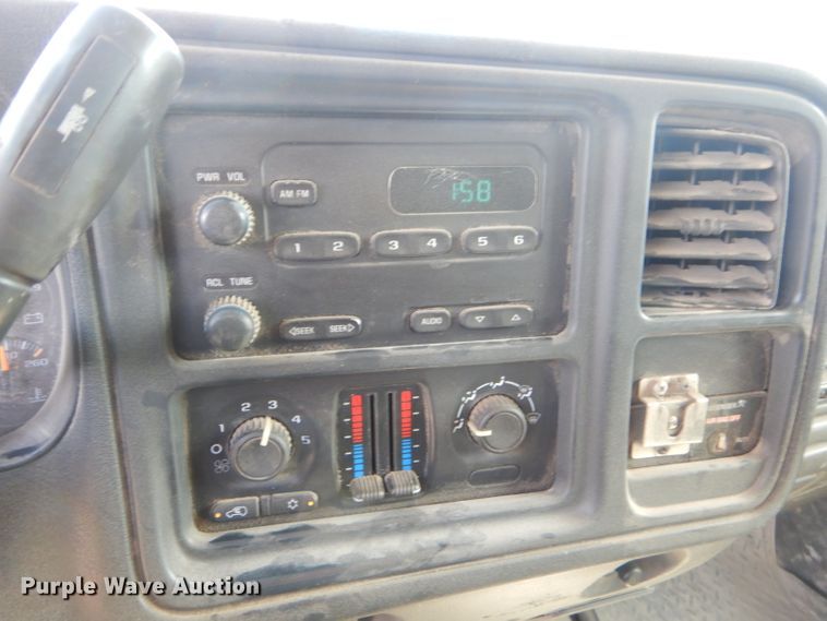 image for item ED9474 2003 Chevrolet Silverado 1500 Ext. Cab pickup truck