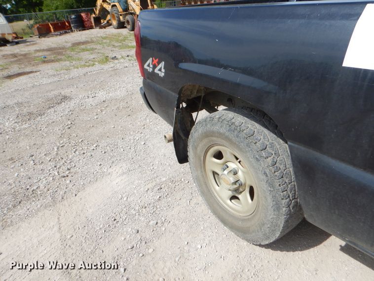 image for item ED9474 2003 Chevrolet Silverado 1500 Ext. Cab pickup truck