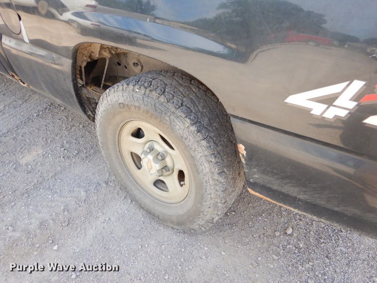 image for item ED9474 2003 Chevrolet Silverado 1500 Ext. Cab pickup truck