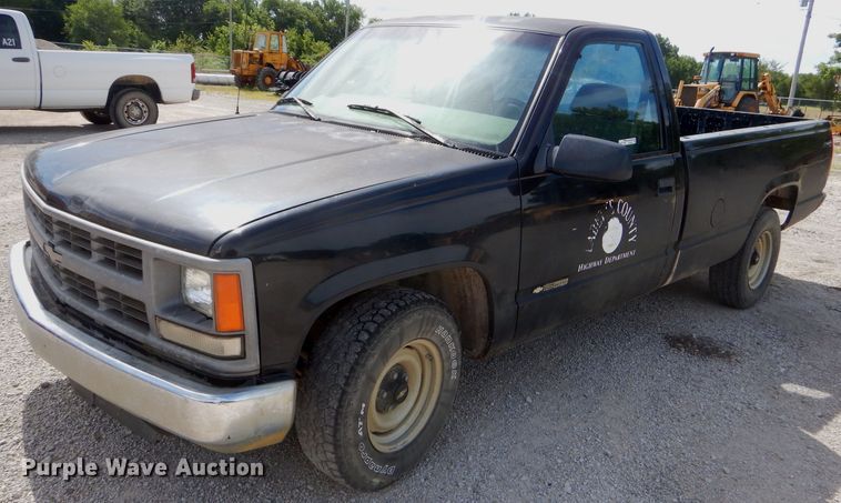 image for item ED9475 1997 Chevrolet C1500 pickup truck