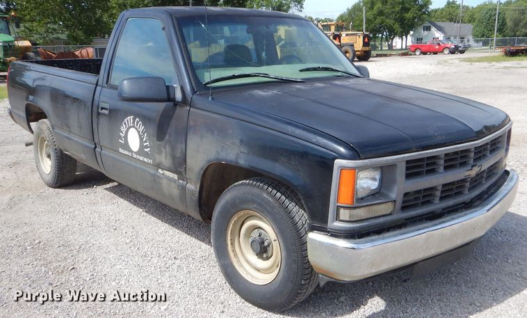 image for item ED9475 1997 Chevrolet C1500 pickup truck