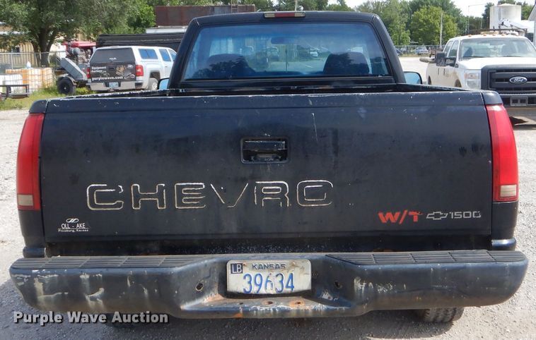 image for item ED9475 1997 Chevrolet C1500 pickup truck