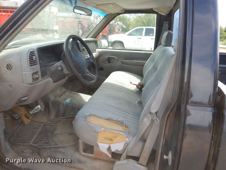 image for item ED9475 1997 Chevrolet C1500 pickup truck