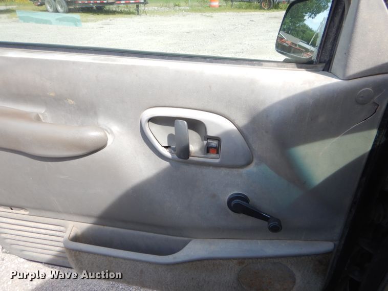 image for item ED9475 1997 Chevrolet C1500 pickup truck