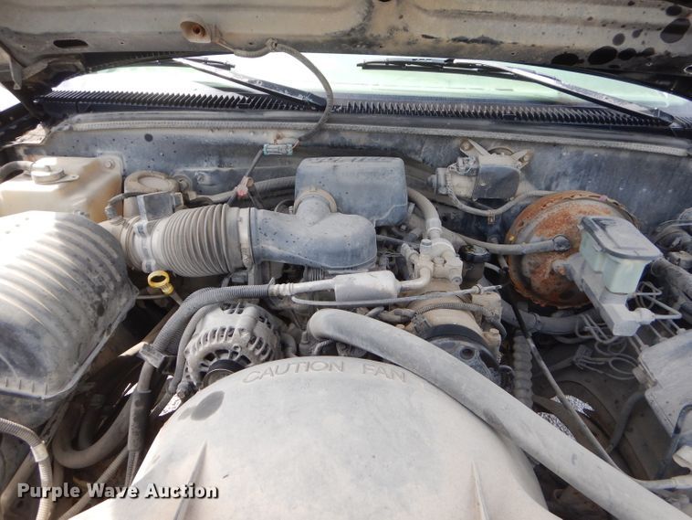 image for item ED9475 1997 Chevrolet C1500 pickup truck