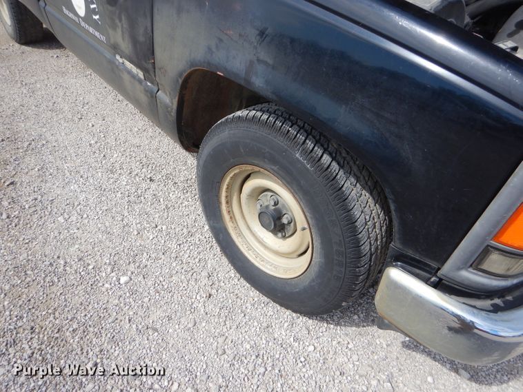 image for item ED9475 1997 Chevrolet C1500 pickup truck
