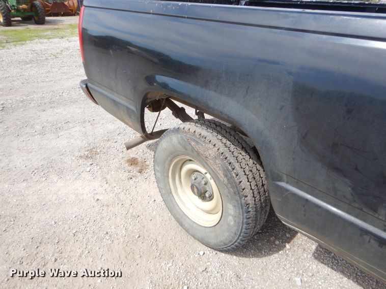 image for item ED9475 1997 Chevrolet C1500 pickup truck