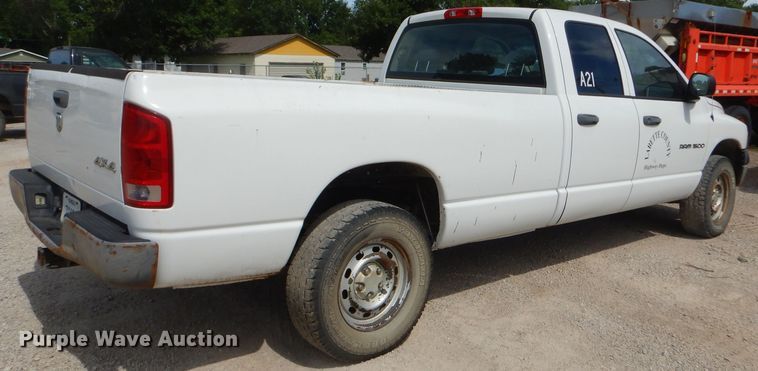 image for item ED9476 2005 Dodge Ram 1500 Quad Cab pickup truck