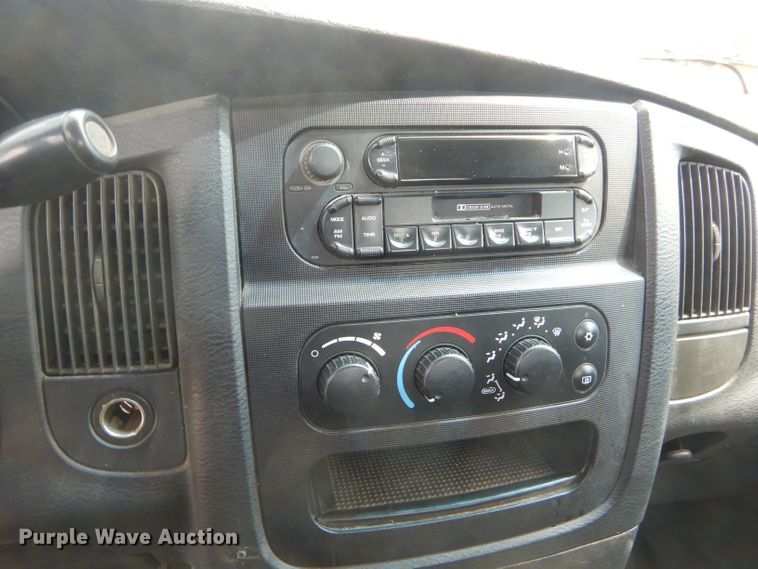 image for item ED9476 2005 Dodge Ram 1500 Quad Cab pickup truck