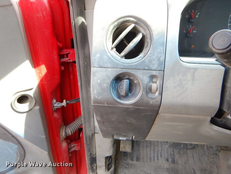 image for item ED9477 2005 Ford F150 pickup truck