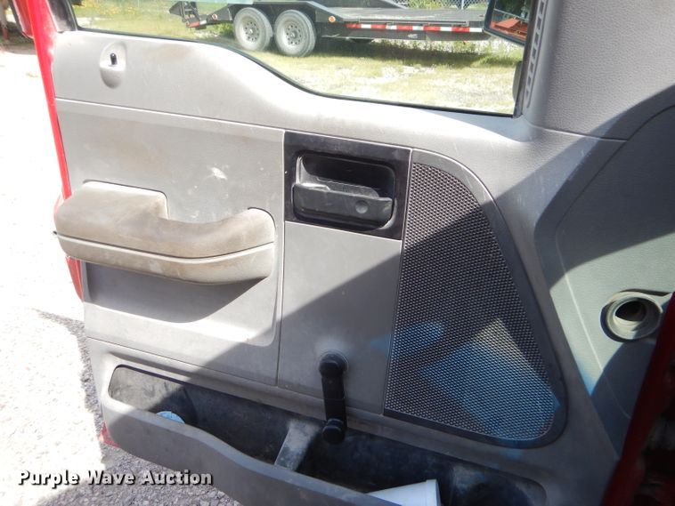 image for item ED9477 2005 Ford F150 pickup truck