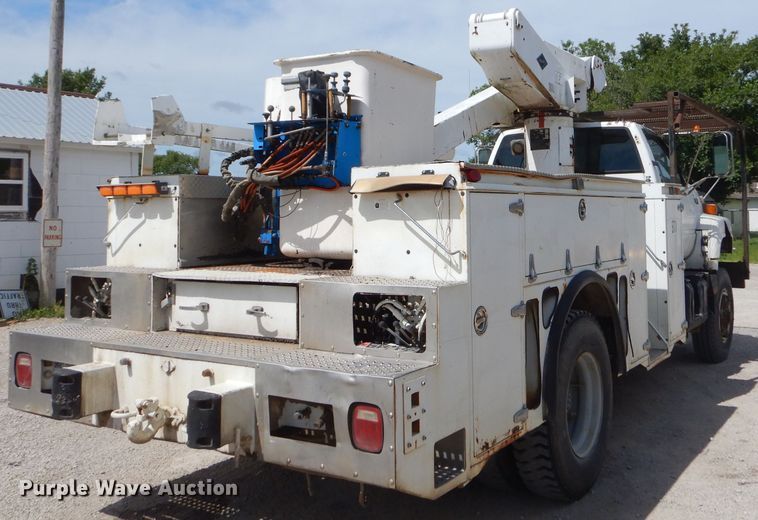 image for item ED9478 1994 GMC TopKick C6500 bucket truck