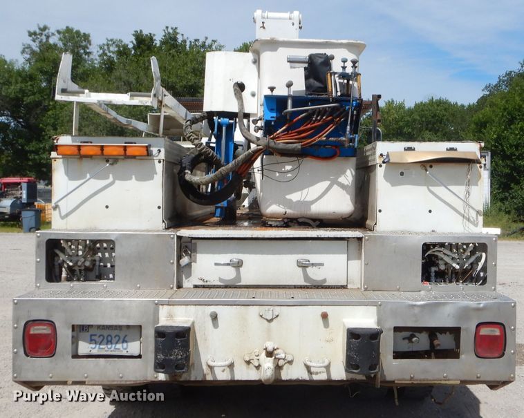 image for item ED9478 1994 GMC TopKick C6500 bucket truck