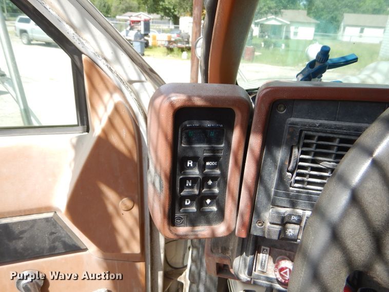 image for item ED9478 1994 GMC TopKick C6500 bucket truck