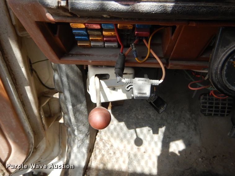 image for item ED9478 1994 GMC TopKick C6500 bucket truck