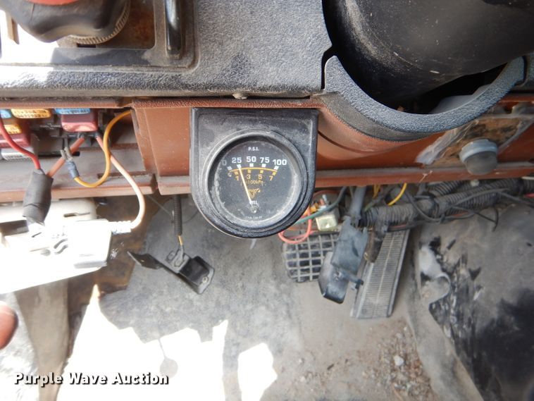 image for item ED9478 1994 GMC TopKick C6500 bucket truck