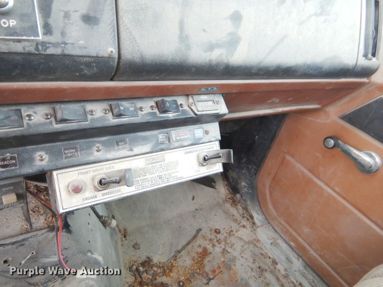 image for item ED9478 1994 GMC TopKick C6500 bucket truck