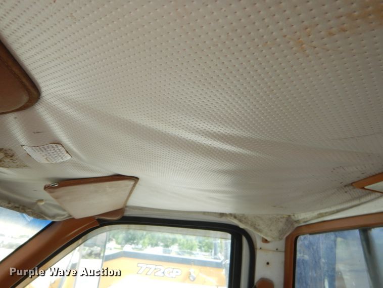 image for item ED9478 1994 GMC TopKick C6500 bucket truck